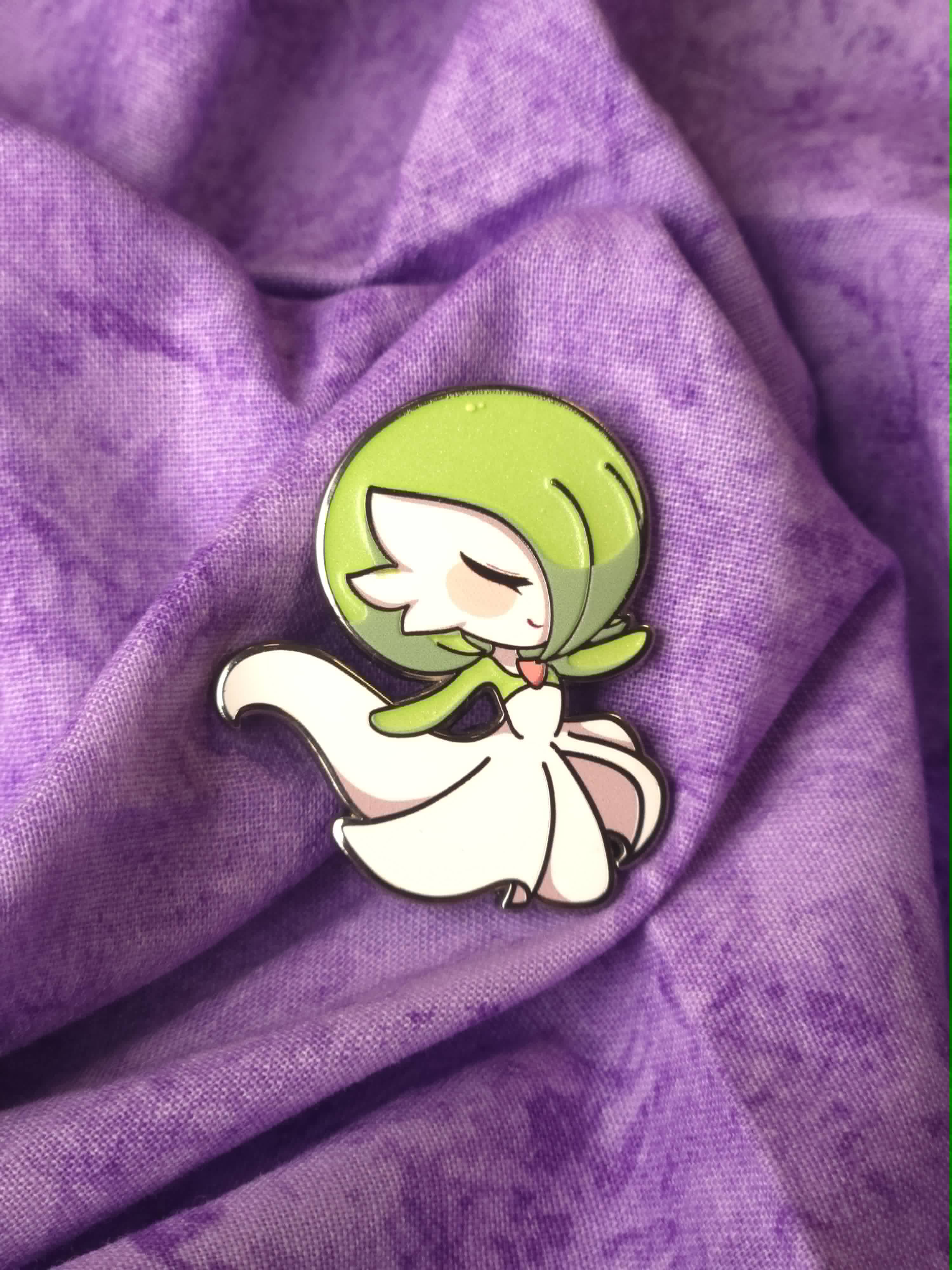 813 Dancing Gard Pin